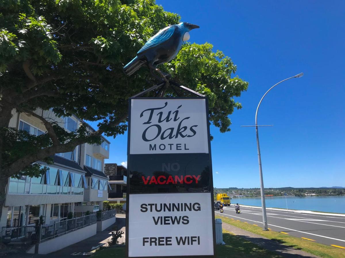 Tui Oaks Motel Lago Lago Taupo Esterno foto