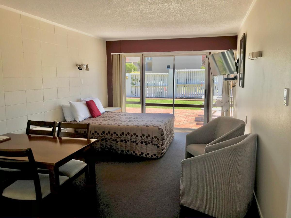 Tui Oaks Motel Lago Lago Taupo Esterno foto