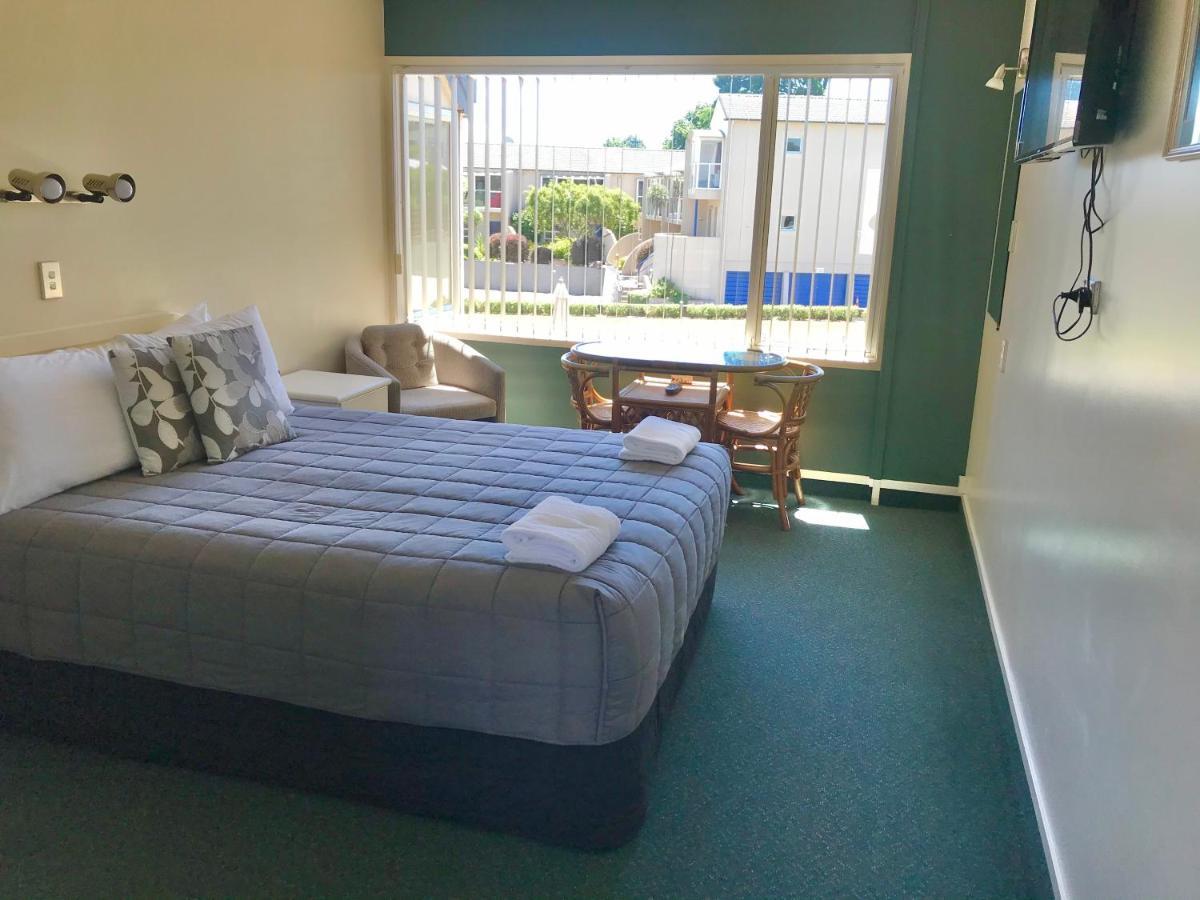 Tui Oaks Motel Lago Lago Taupo Esterno foto