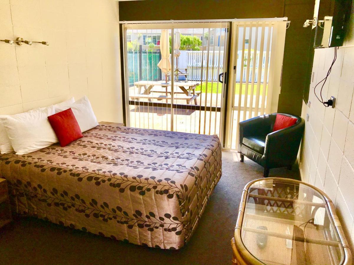 Tui Oaks Motel Lago Lago Taupo Esterno foto