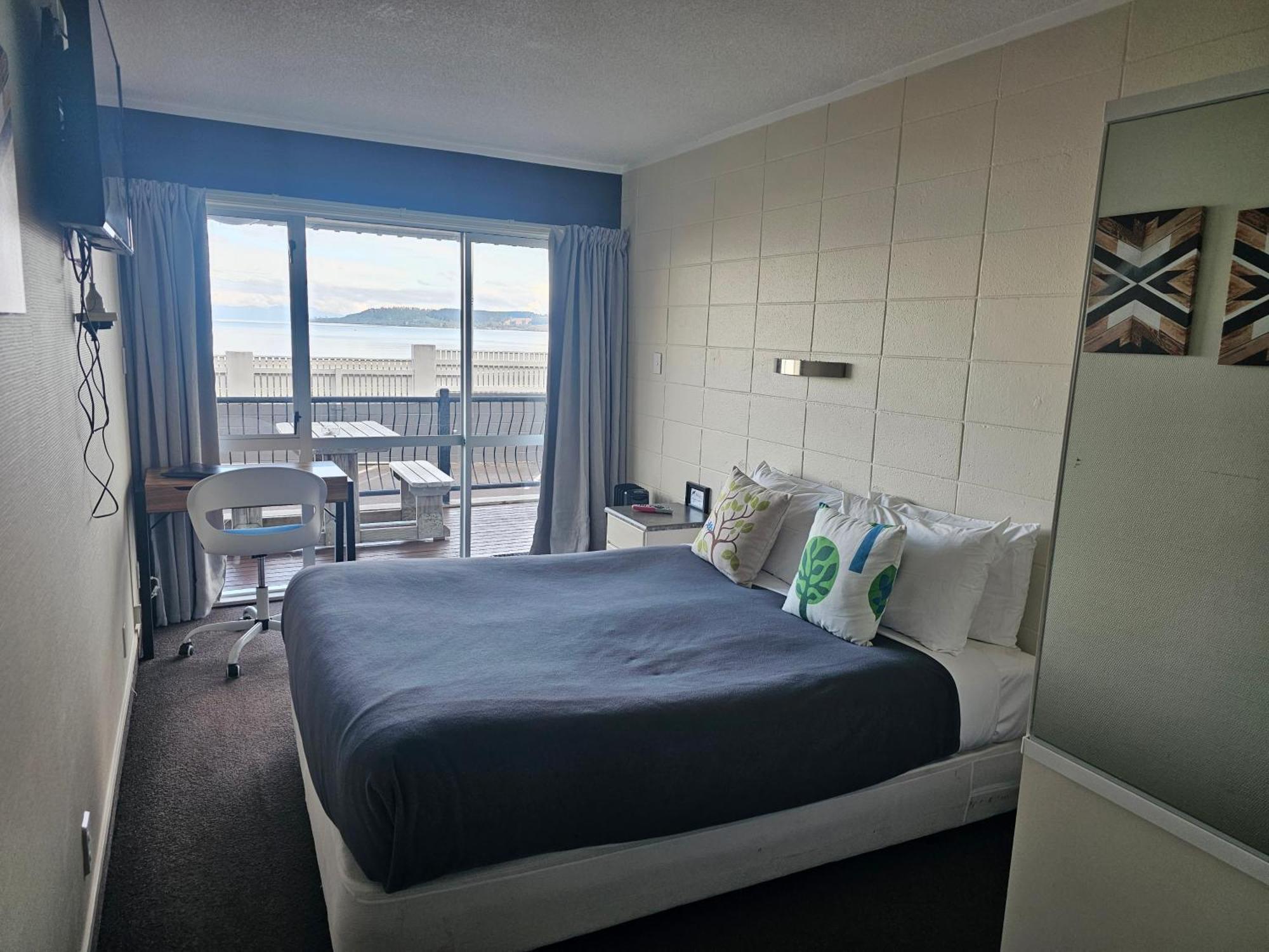 Tui Oaks Motel Lago Lago Taupo Esterno foto