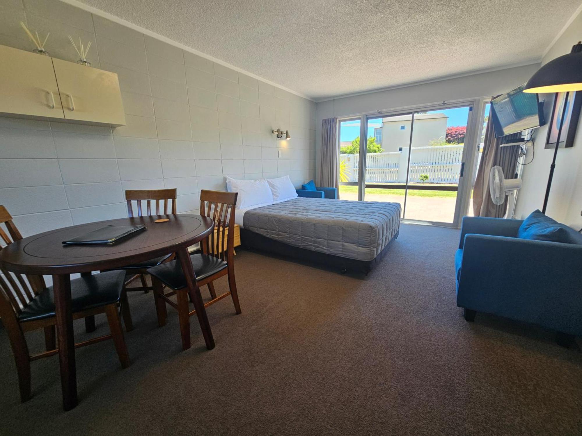 Tui Oaks Motel Lago Lago Taupo Esterno foto