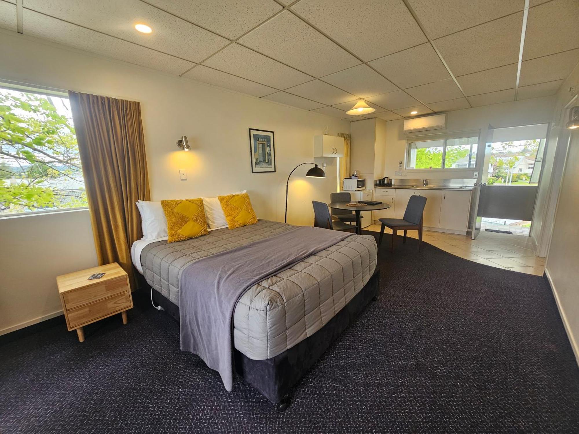 Tui Oaks Motel Lago Lago Taupo Esterno foto