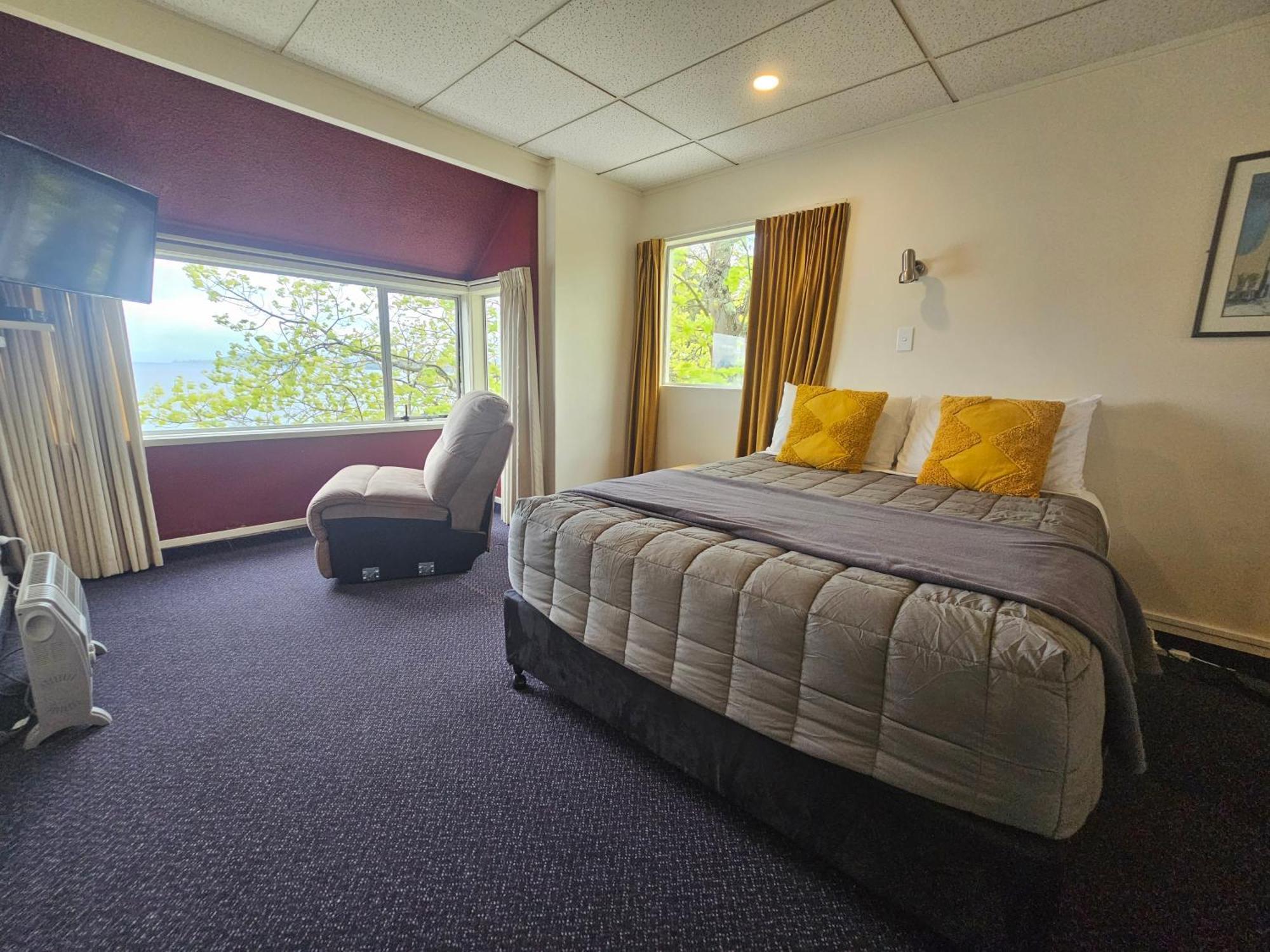 Tui Oaks Motel Lago Lago Taupo Esterno foto