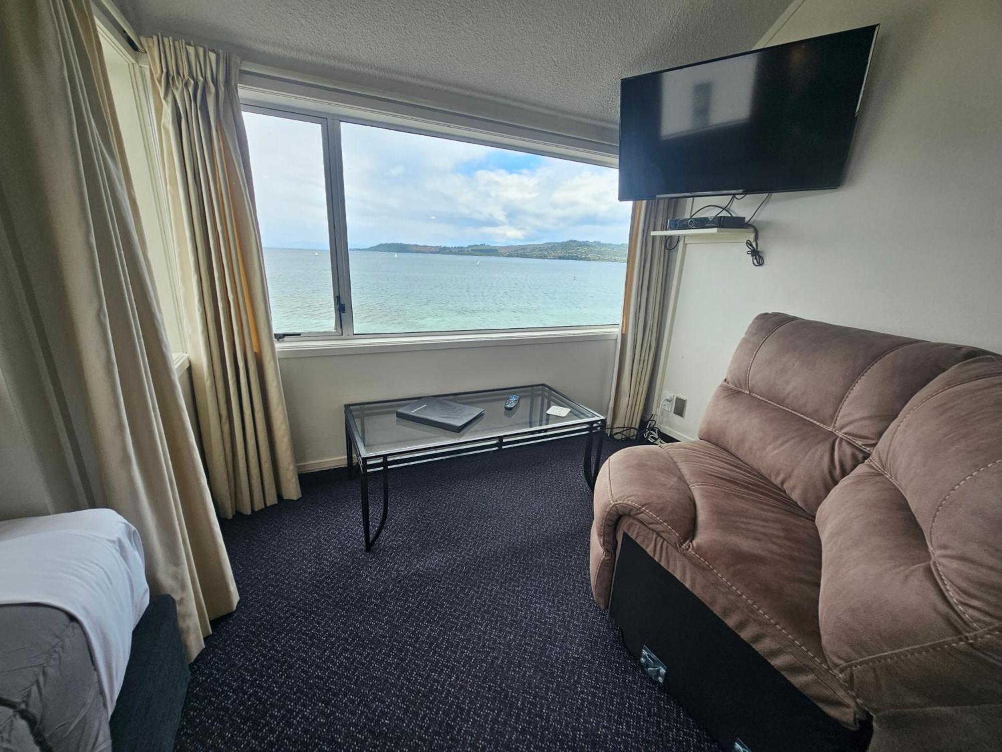 Tui Oaks Motel Lago Lago Taupo Esterno foto