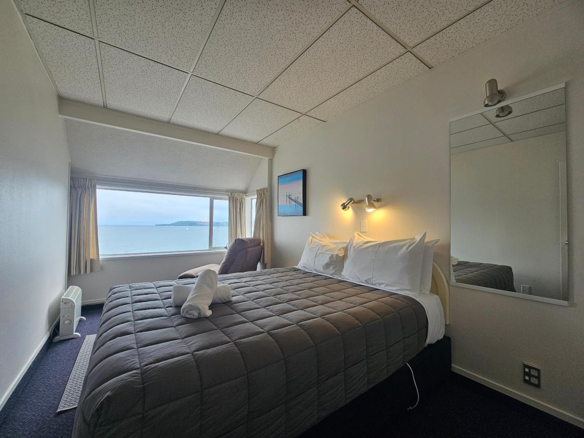 Tui Oaks Motel Lago Lago Taupo Esterno foto