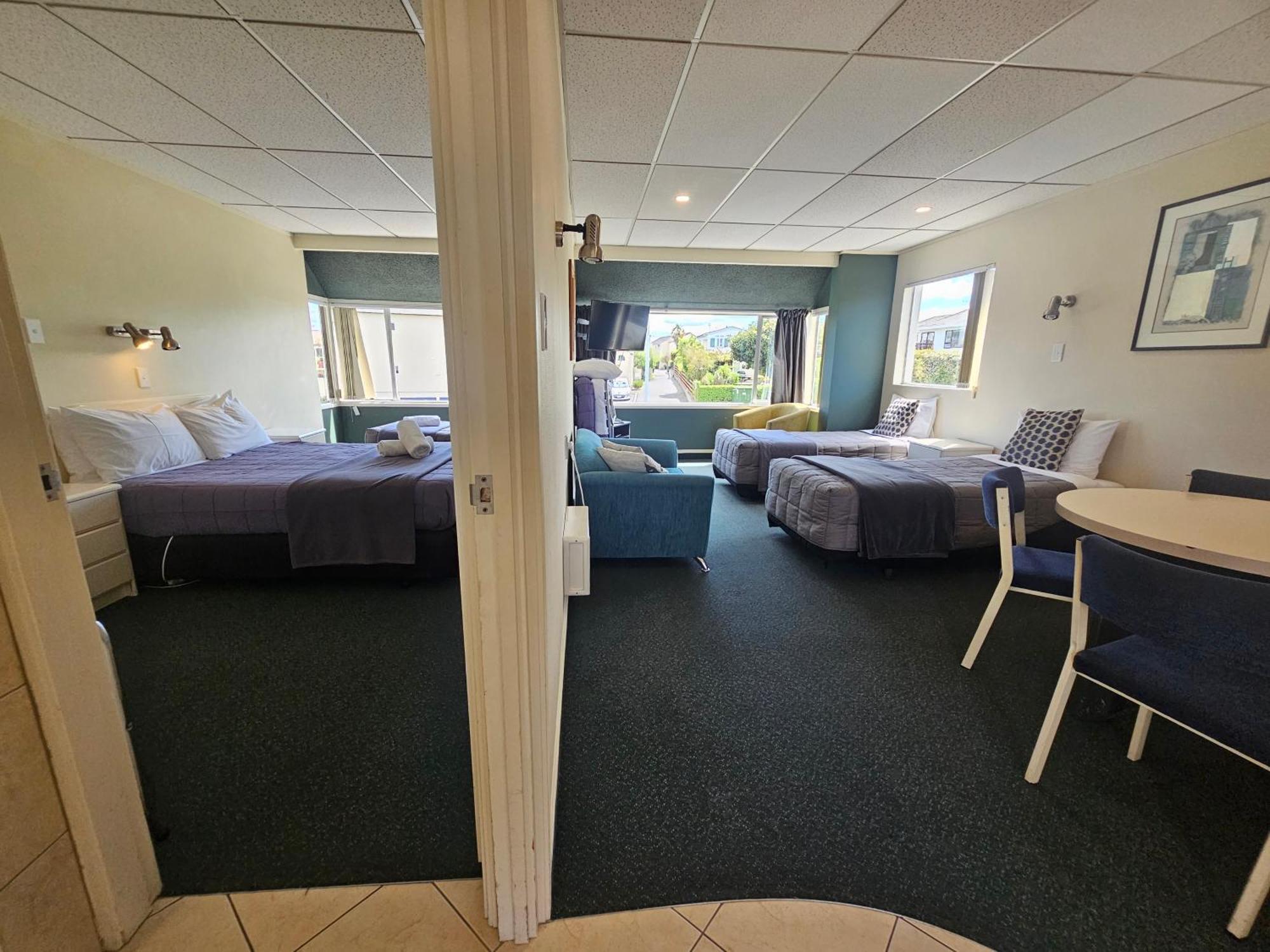 Tui Oaks Motel Lago Lago Taupo Esterno foto