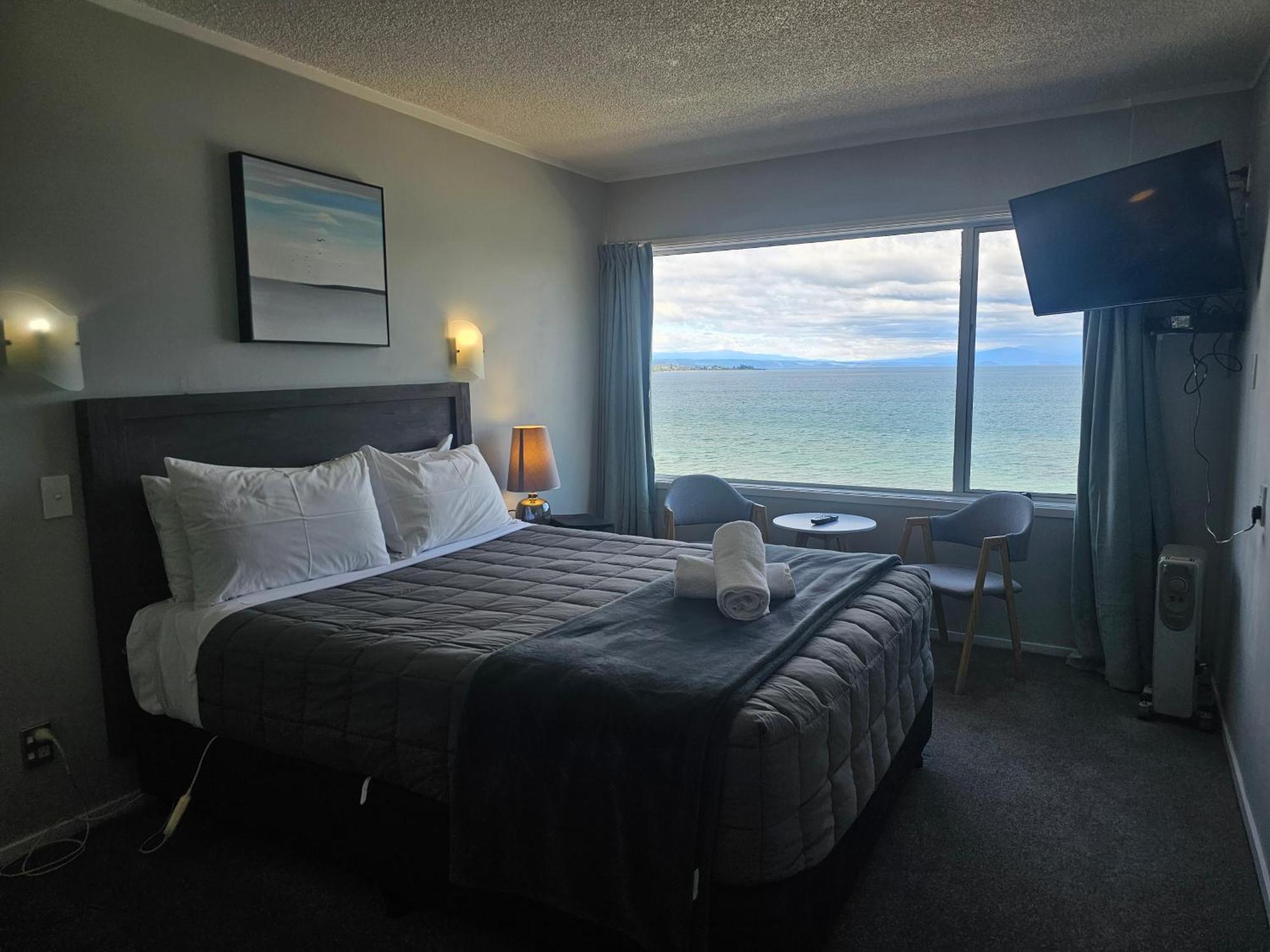 Tui Oaks Motel Lago Lago Taupo Esterno foto