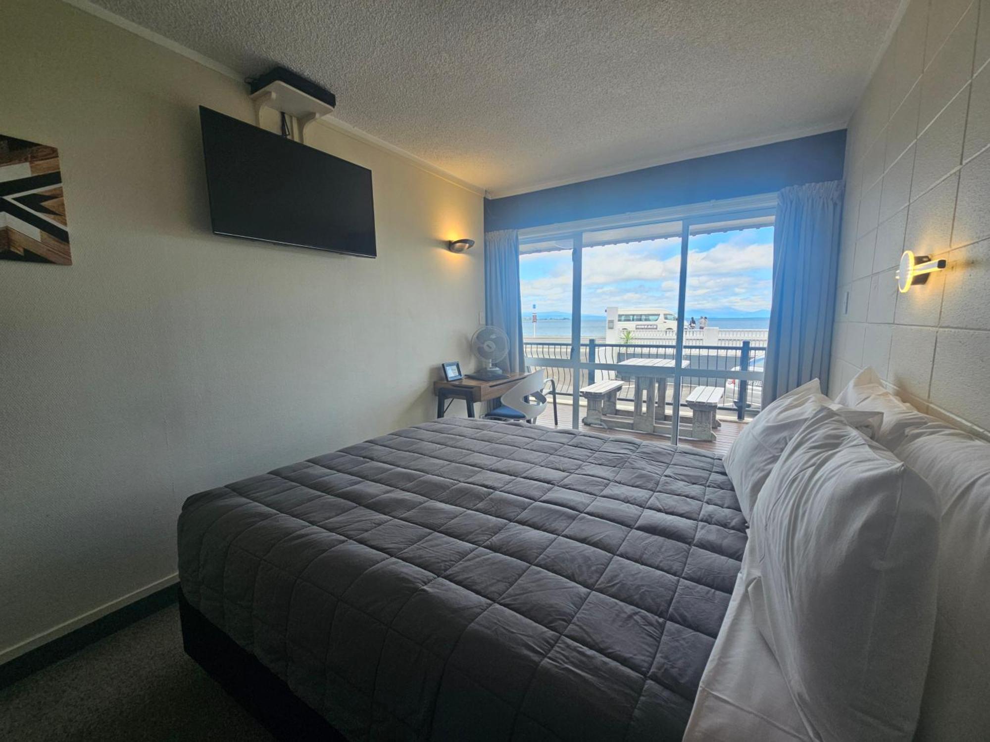 Tui Oaks Motel Lago Lago Taupo Esterno foto